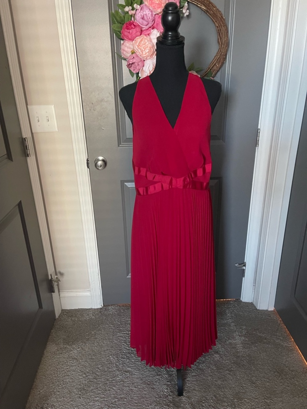 White House Black Market Cocktail Dress, Red Flowy Chiffon  Dress Size 12